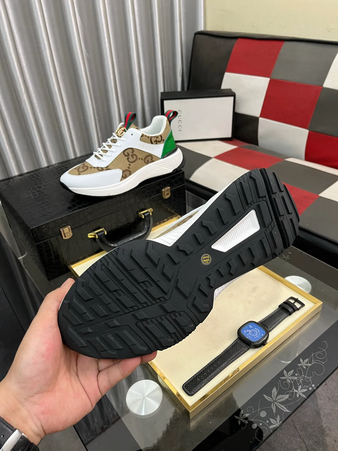 Men's Men's Shoes 💰458⌚️⌚️【GUCCI】Gucci men's latest white shoe series casual shoes! The official website is built 1:1. Upper: Made of imported cowhide, with electric embroidery ➕Inner lining: Made of high-quality first-layer pigskin, soft and comfortable. Picky material selection and exquisite workmanship give you the best enjoyment. Size: 38-443️⃣Colors available